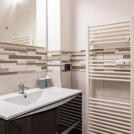 Guest Planet - Modern Flat M2 * מילאנו